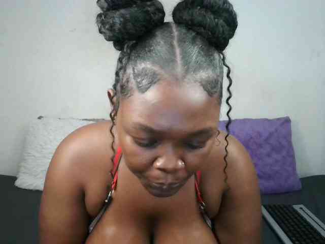 Thickqueenxxx webcam