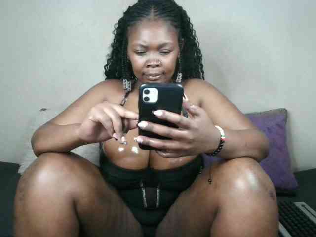Thickqueenxxx webcam
