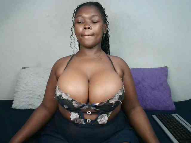 Thickqueenxxx webcam