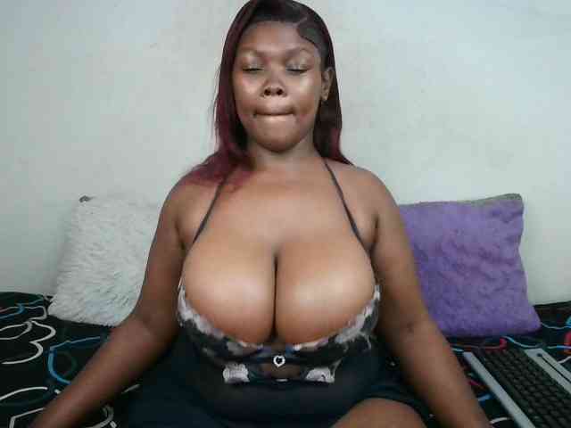 Thickqueenxxx webcam