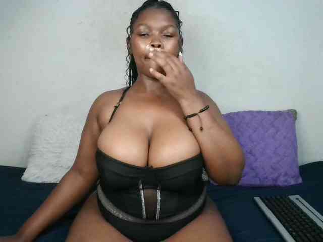 Thickqueenxxx webcam