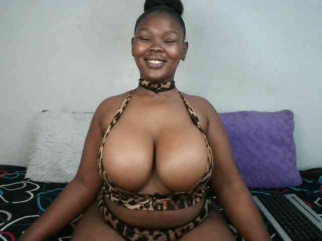 Thickqueenxxx webcam