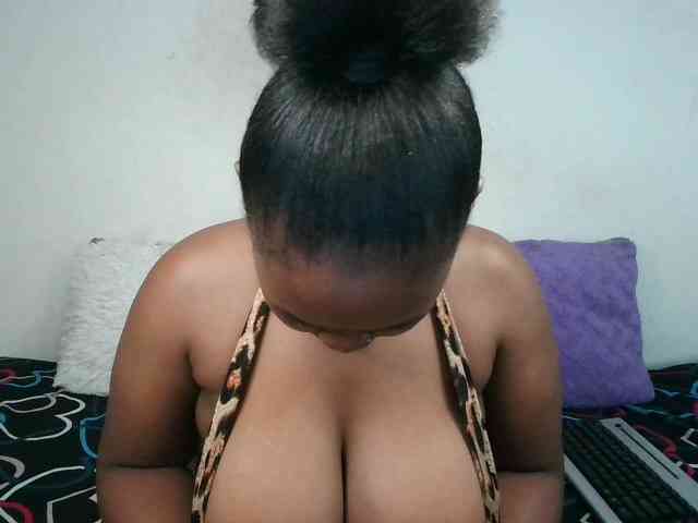 Thickqueenxxx webcam