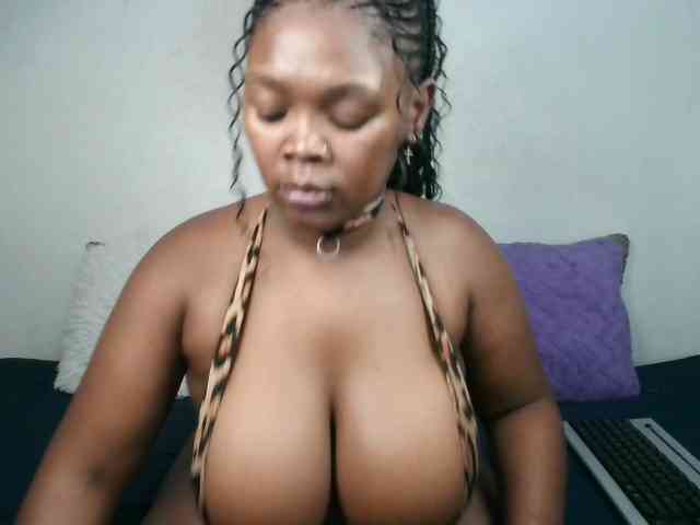 Thickqueenxxx webcam