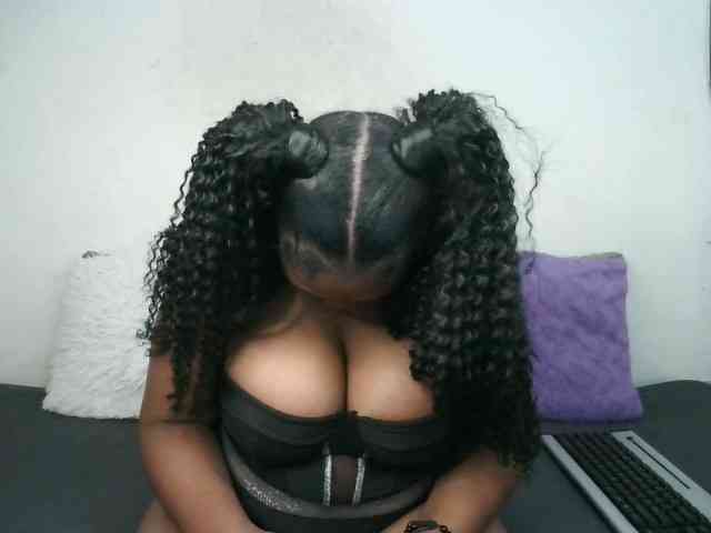 Thickqueenxxx webcam