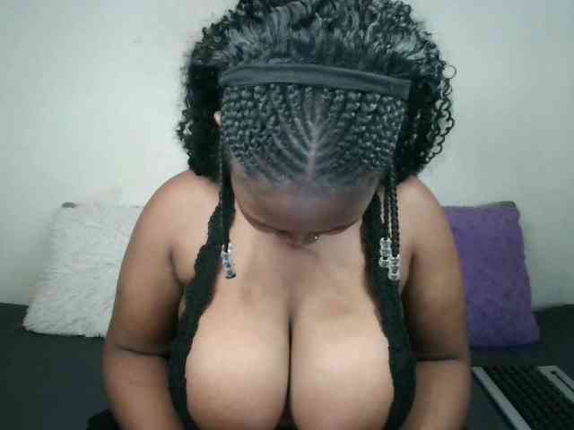 Thickqueenxxx webcam