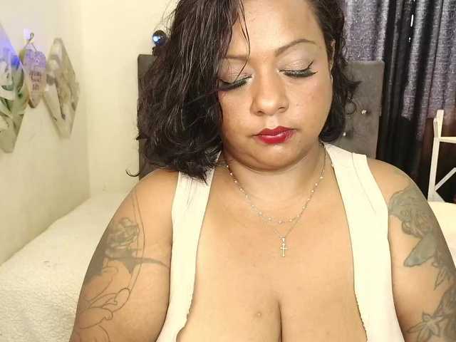 JoanaQueens live cam preview