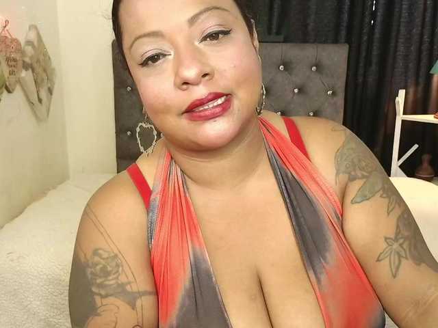 JoanaQueens live cam preview