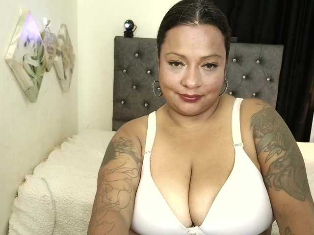 JoanaQueens — live female cam