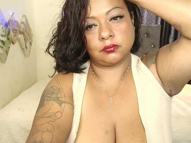 JoanaQueens live cam preview