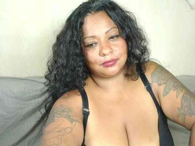 JoanaQueens webcam