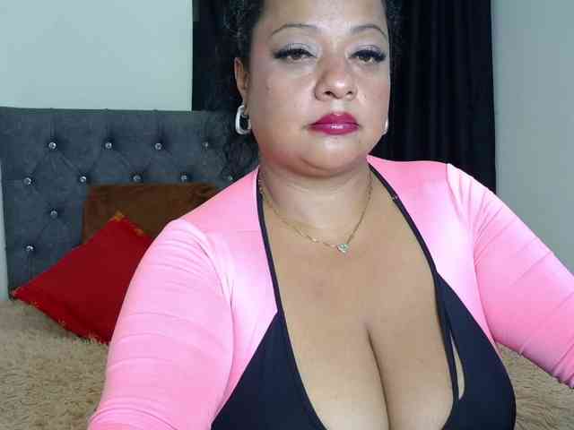 JoanaQueens webcam