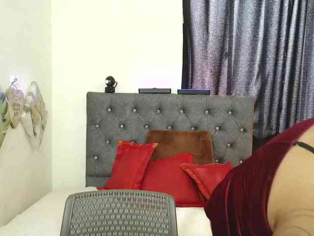 JoanaQueens webcam