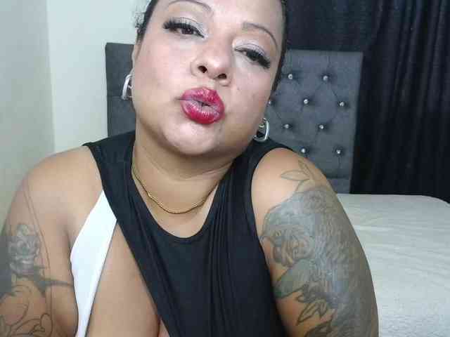 JoanaQueens webcam