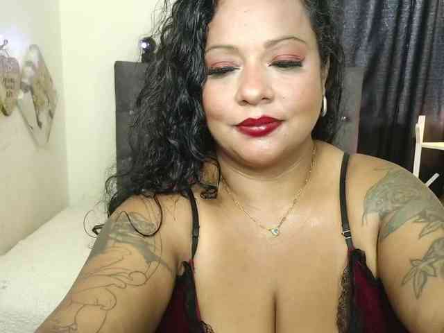 JoanaQueens webcam
