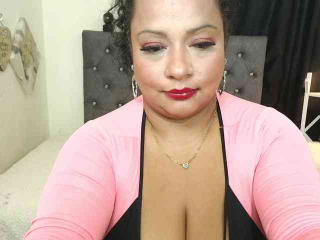 JoanaQueens webcam