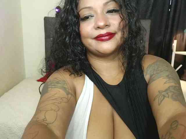 JoanaQueens webcam