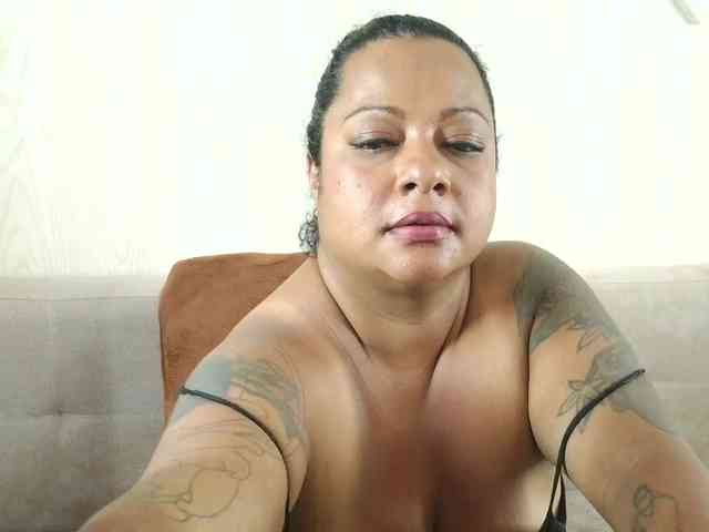 JoanaQueens webcam