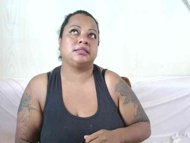 JoanaQueens webcam