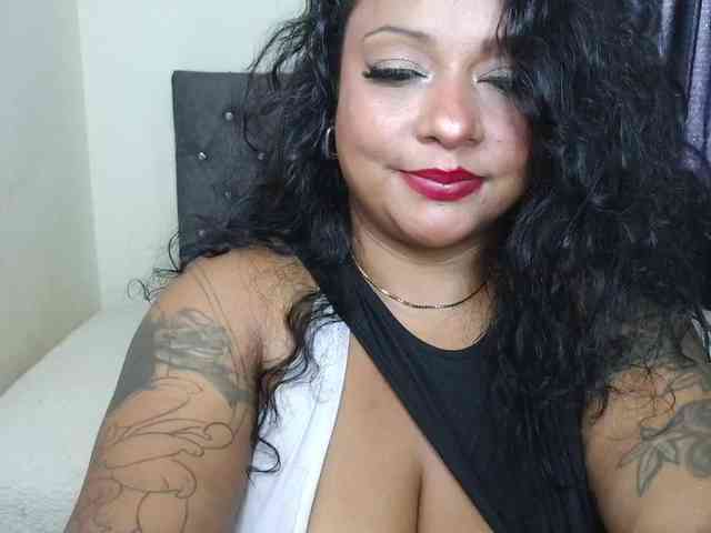 JoanaQueens webcam