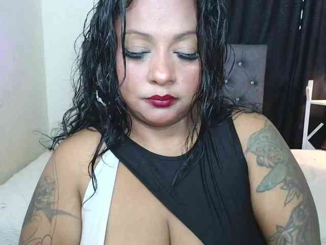 JoanaQueens webcam