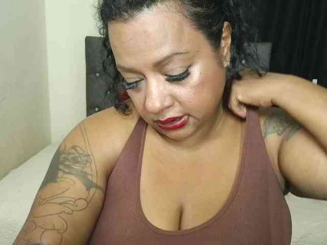 JoanaQueens webcam