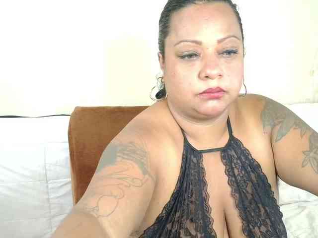 JoanaQueens webcam