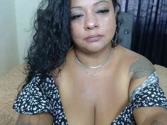 JoanaQueens webcam
