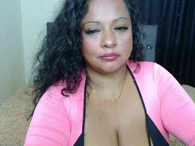 JoanaQueens webcam