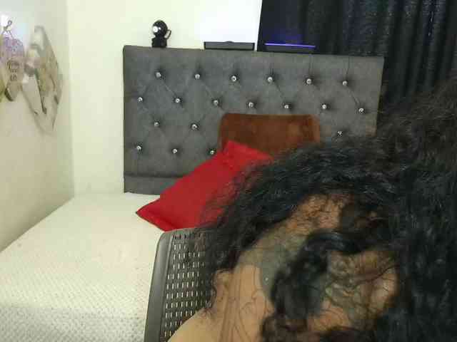 JoanaQueens webcam