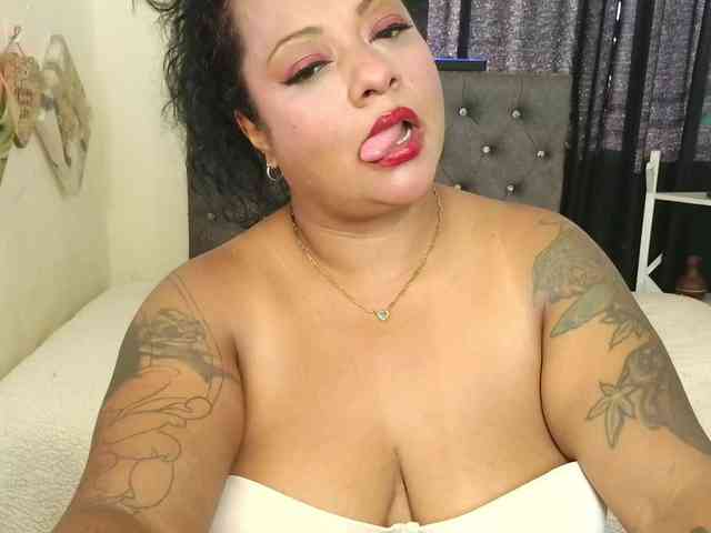 JoanaQueens webcam