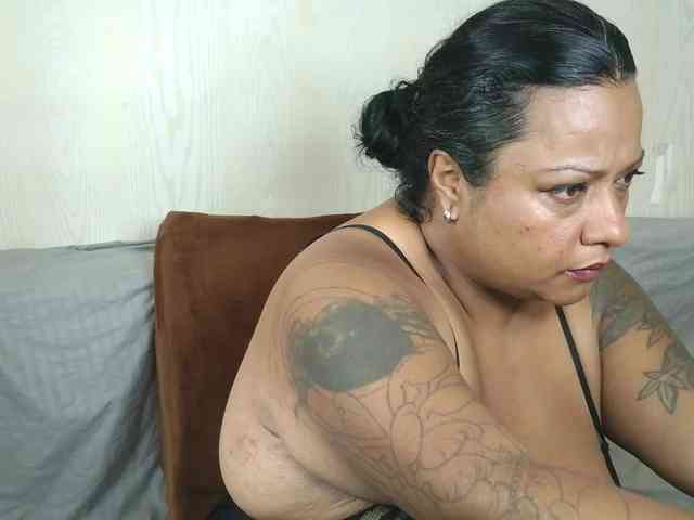 JoanaQueens webcam