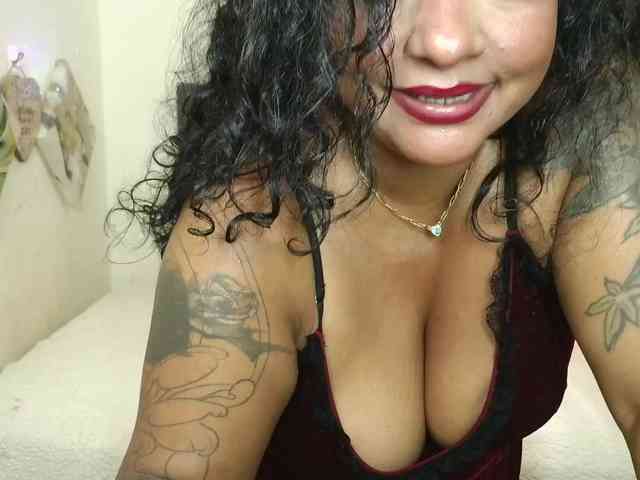 JoanaQueens webcam
