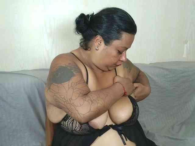 JoanaQueens webcam
