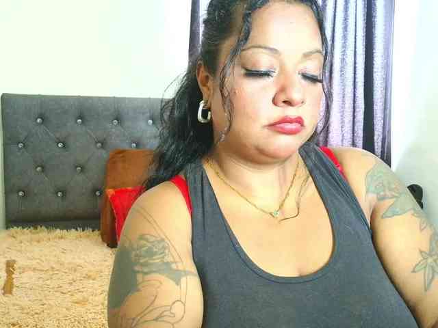 JoanaQueens webcam
