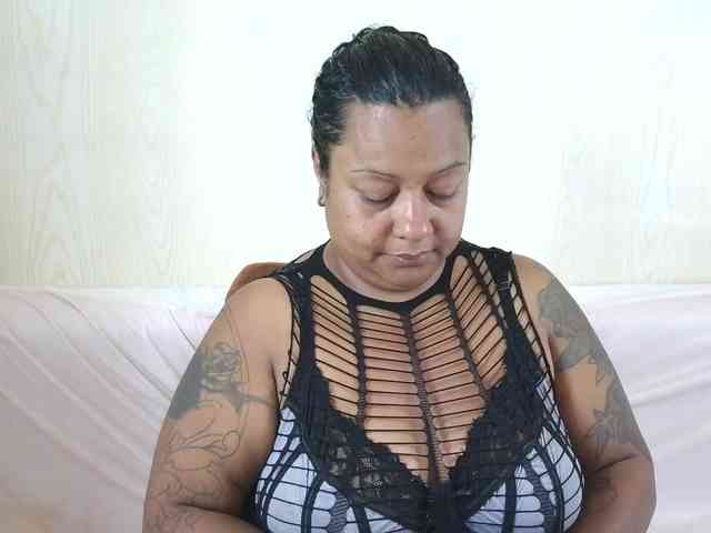 JoanaQueens webcam