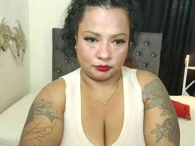 JoanaQueens webcam
