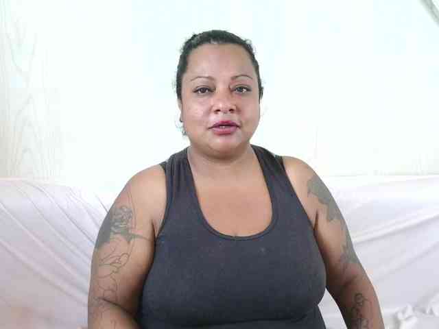 JoanaQueens webcam