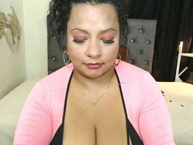 JoanaQueens webcam