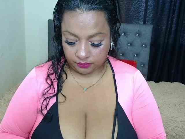 JoanaQueens webcam