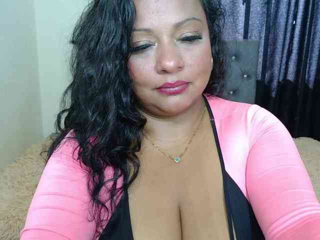JoanaQueens webcam