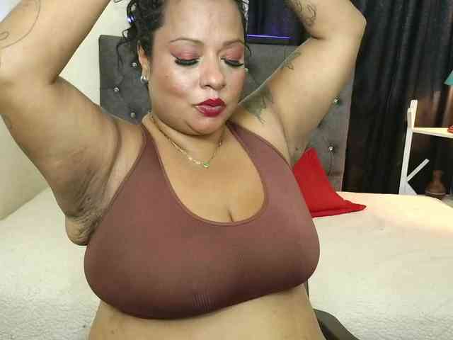 JoanaQueens webcam
