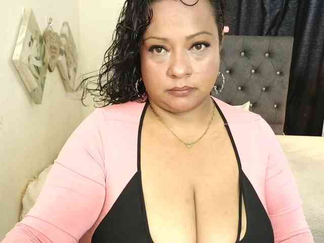 JoanaQueens webcam