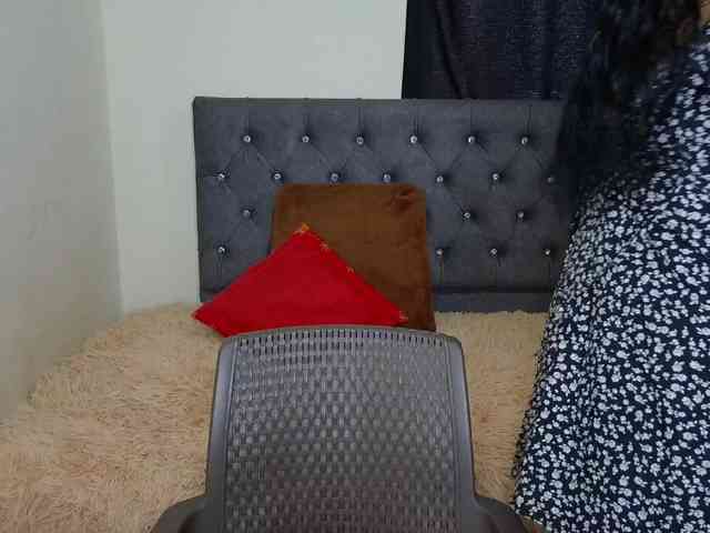 JoanaQueens webcam