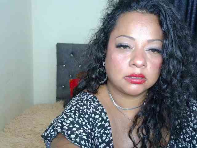 JoanaQueens webcam