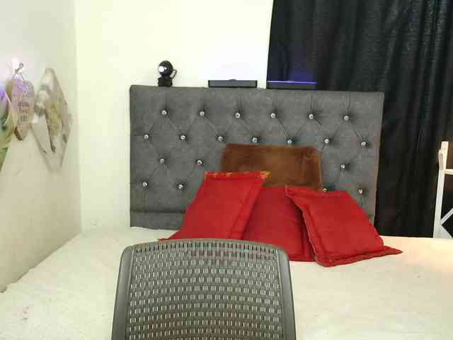 JoanaQueens webcam