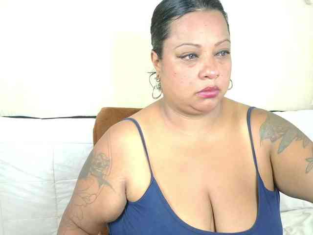 JoanaQueens webcam