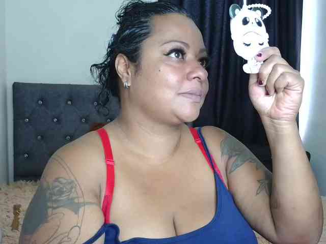 JoanaQueens webcam