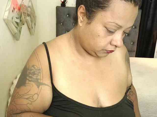 JoanaQueens webcam