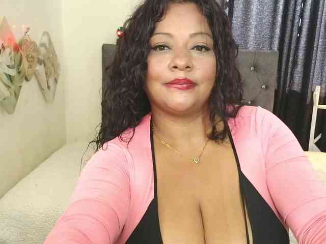 JoanaQueens webcam